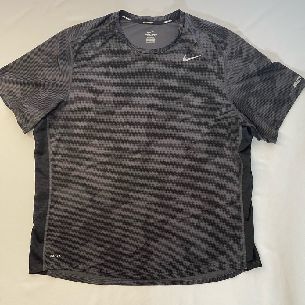 Nike - Men's DRI-FIT Camo Shirt - EUC